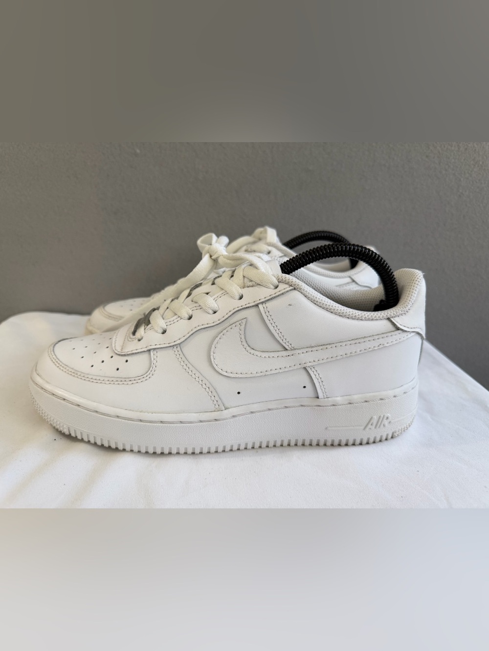 Nike Air Force 1 Low Top s7Y Unisex 8.5W/7M White Lace Up Sneakers - Picture 3 of 12